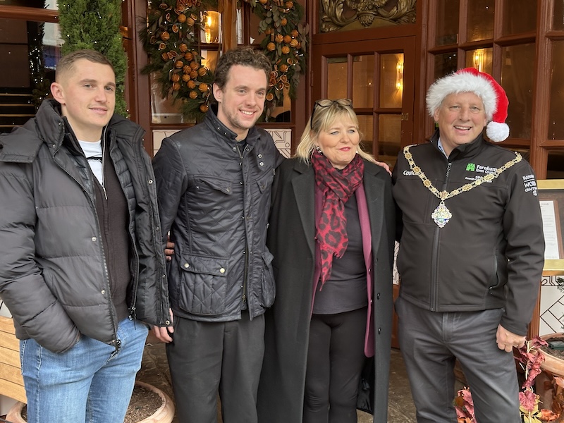 L - R: Ben Robinson (SU) Tavola Di Famiglia, Janie Elliott-Dunn (Farnham BID) Mayor of Farnham L - R: Ben Robinson (SU) Tavola Di Famiglia, Janie Elliott-Dunn (Farnham BID) Mayor of Farnham